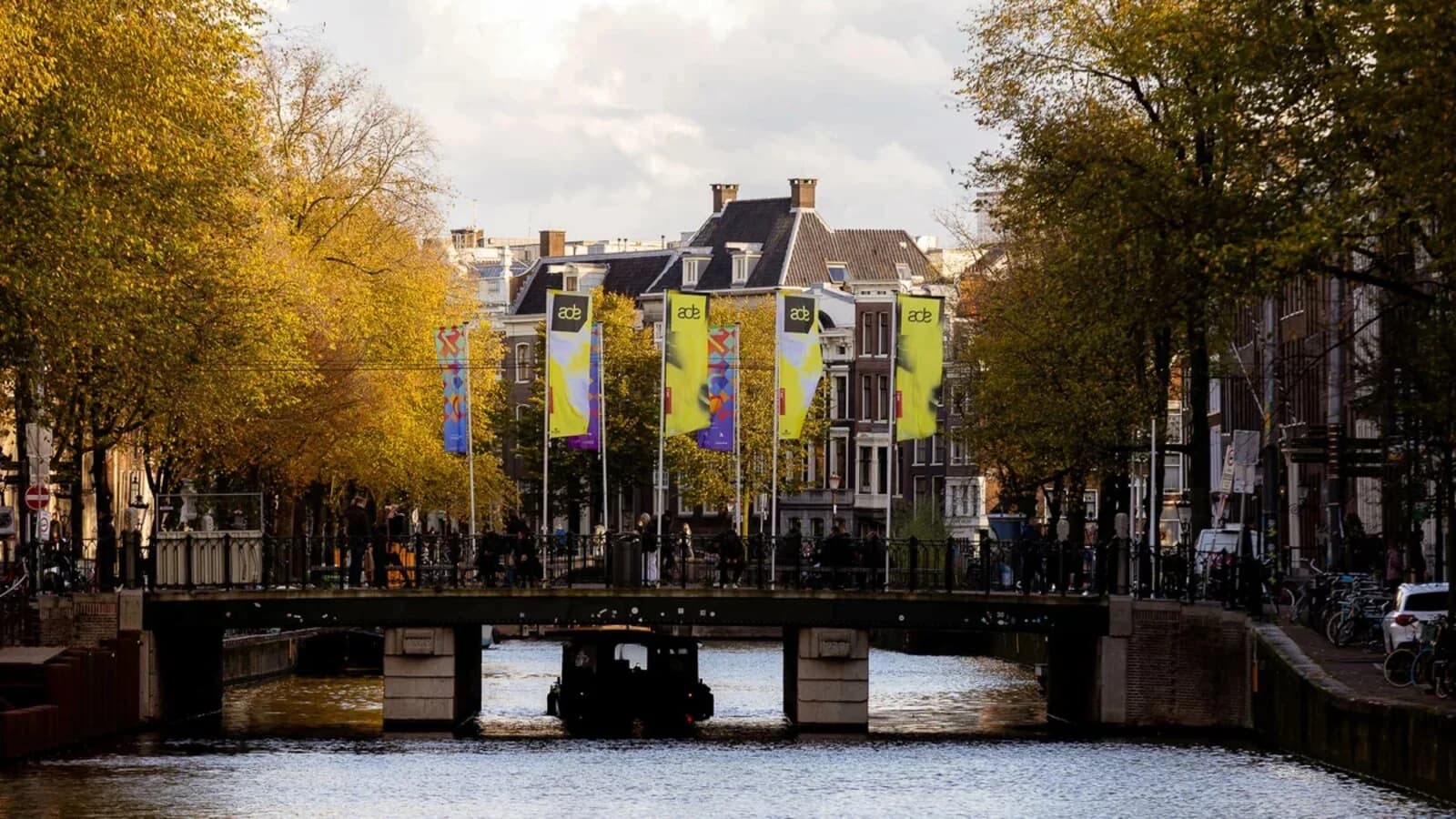 Świetlna oprawa wizualna i branding Amsterdam Dance Event