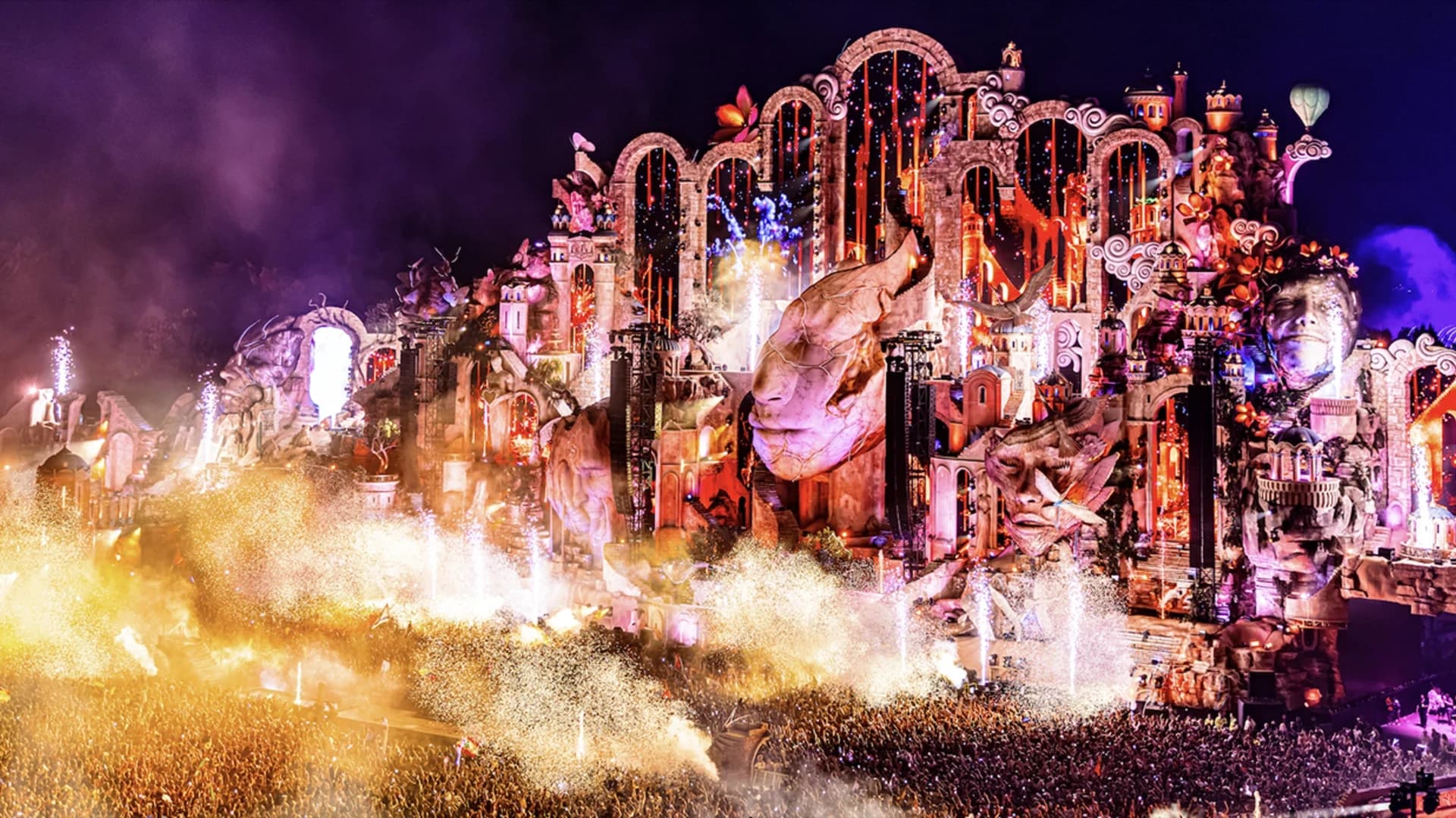 Pokaz fajerwerków nad Main Stage festiwalu Tomorrowland