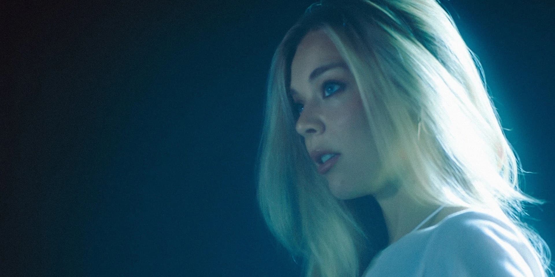 Becky Hill, zdjęcie promocyjne singla „Changes”